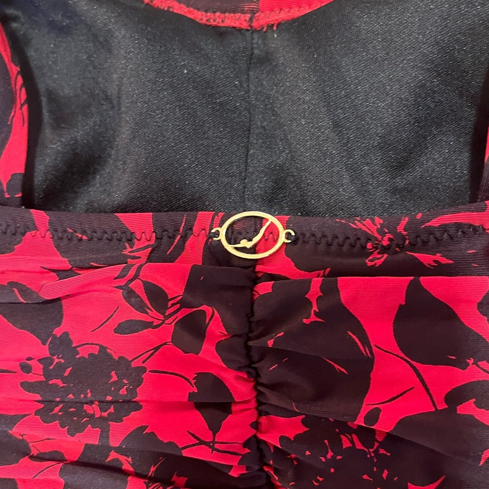 Jantzen Red and Black Floral Women's Swimsuit - Picture 3 of 6